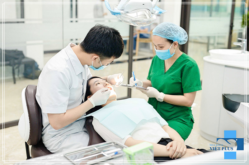 H&atilde;y thăm kh&aacute;m y b&aacute;c sĩ nha khoa của bạn ngay khi ph&aacute;t hiện c&aacute;c dấu hiệu của biến chứng