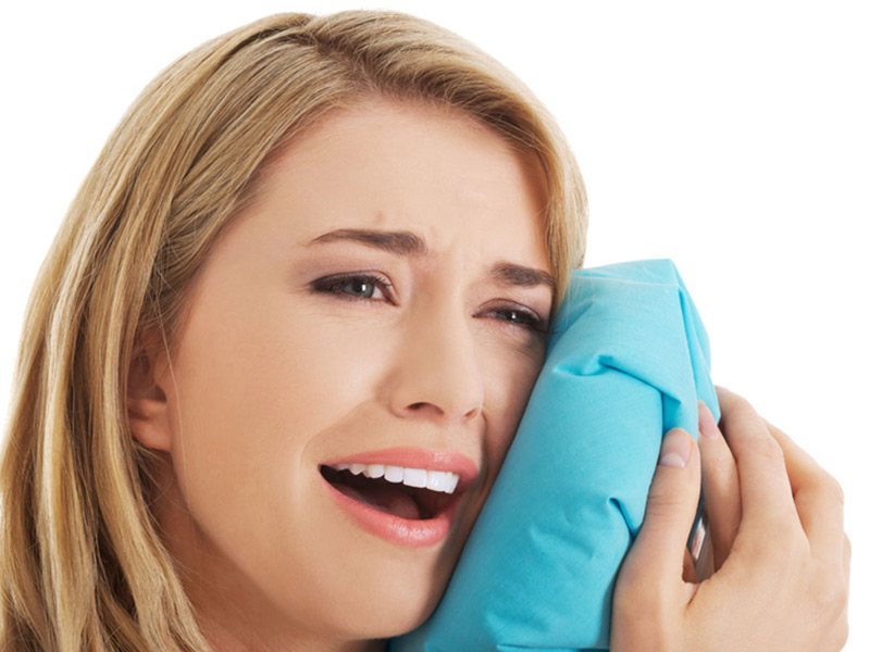 Phương ph&aacute;p chườm lạnh c&oacute; thể giảm đau v&agrave; xưng hiệu quả